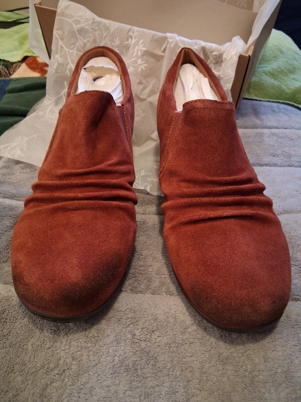 Cobb Hill LUCY US Size 11W, Rust Suede Slip-On Loafers